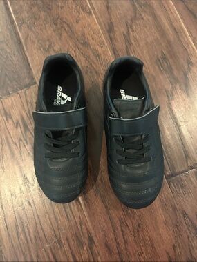 Brava Soccer kids black cleats youth 11D